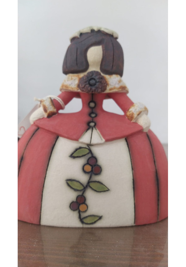 MENINA “MADRID”.   Colección realizada en barro refractario Albino,