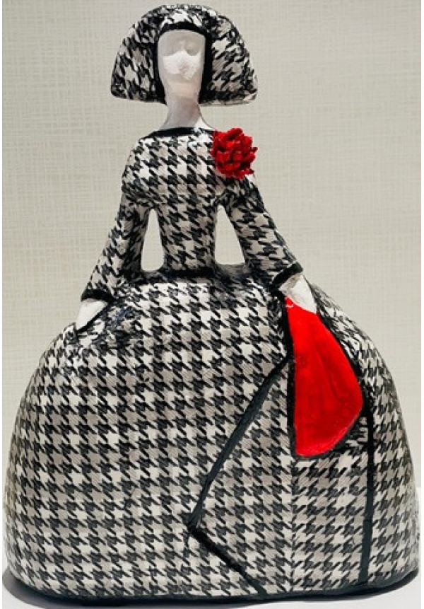 Figura Menina 22cm hecha artesanal con papel cartón piedra