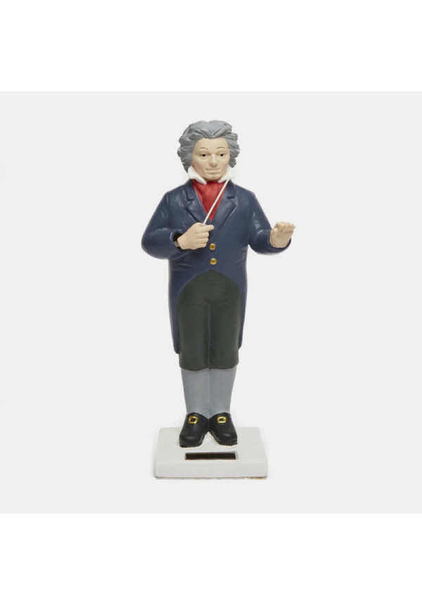Figura de Beethoven mueve la batuta con luz solar.