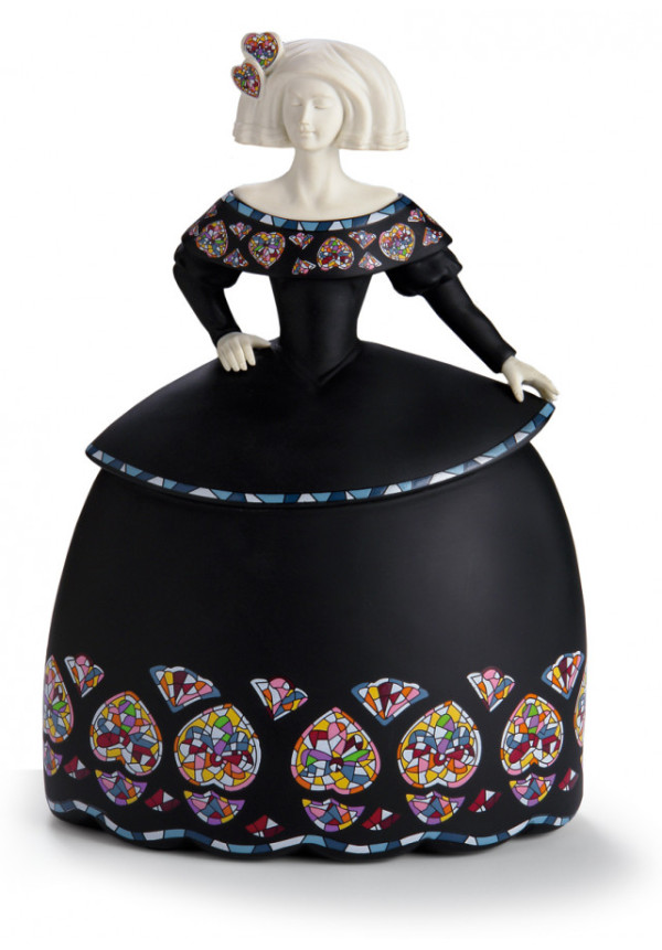 Figura Decorativa original de la marca Nadal, Menina posando