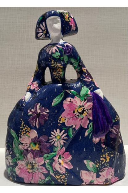 Figura Menina 22cm hecha artesanal con papel cartón piedra