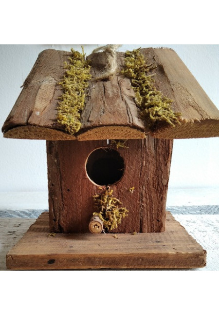 Caseta de madera para pájaros