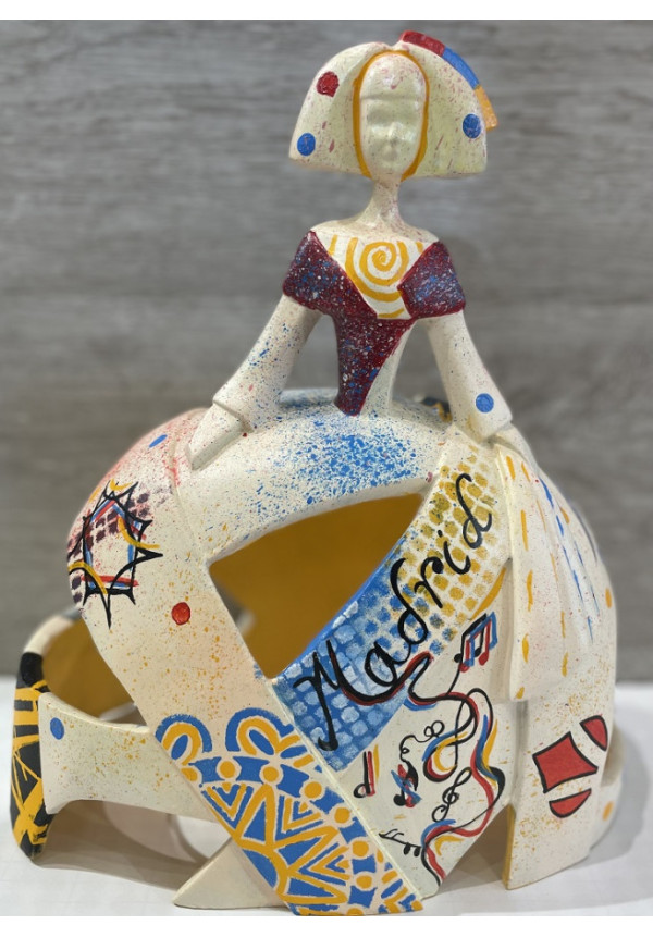 Menina Madrid, 28cm, hecha de resina y pintada a mano